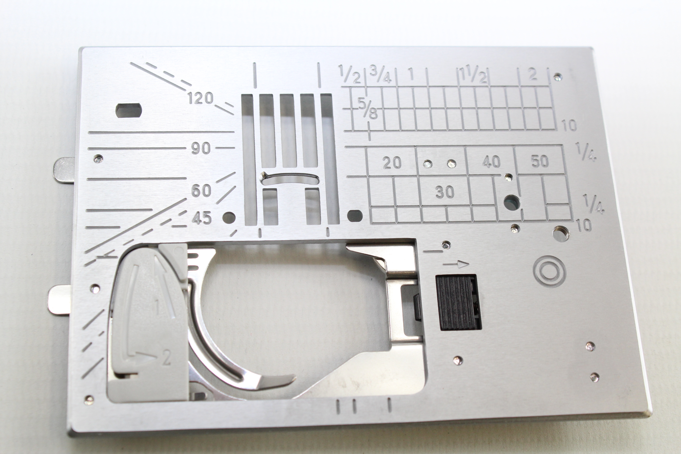 ELNA / Janome Standard Stichplatte 9mm zum Einklipsen
