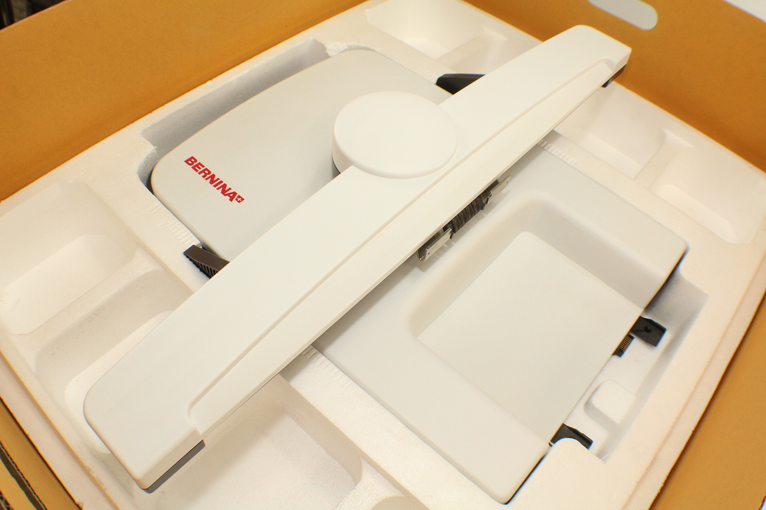 Bernina 830 - mit Stickmodul