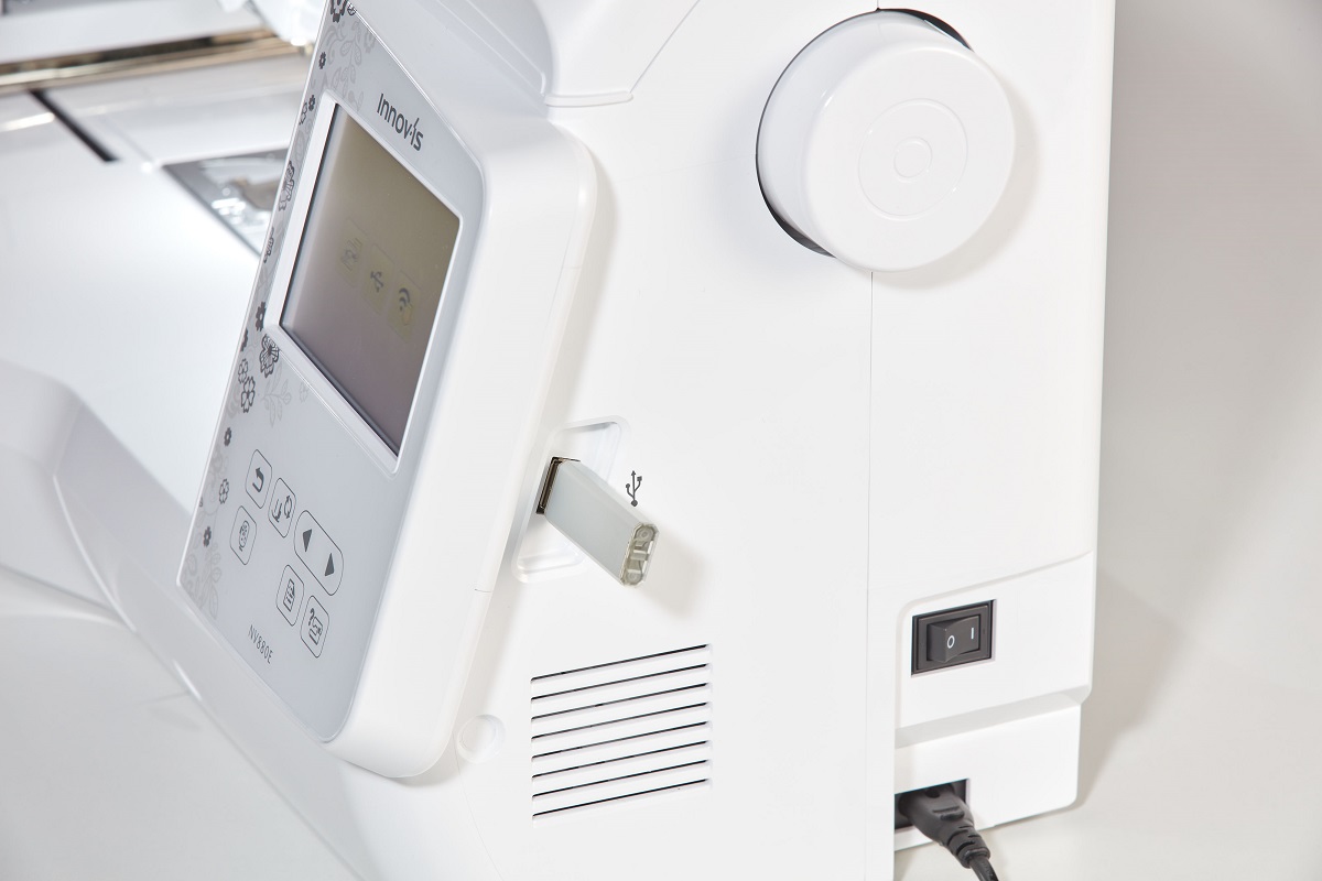 brother Innov-is NV880E 