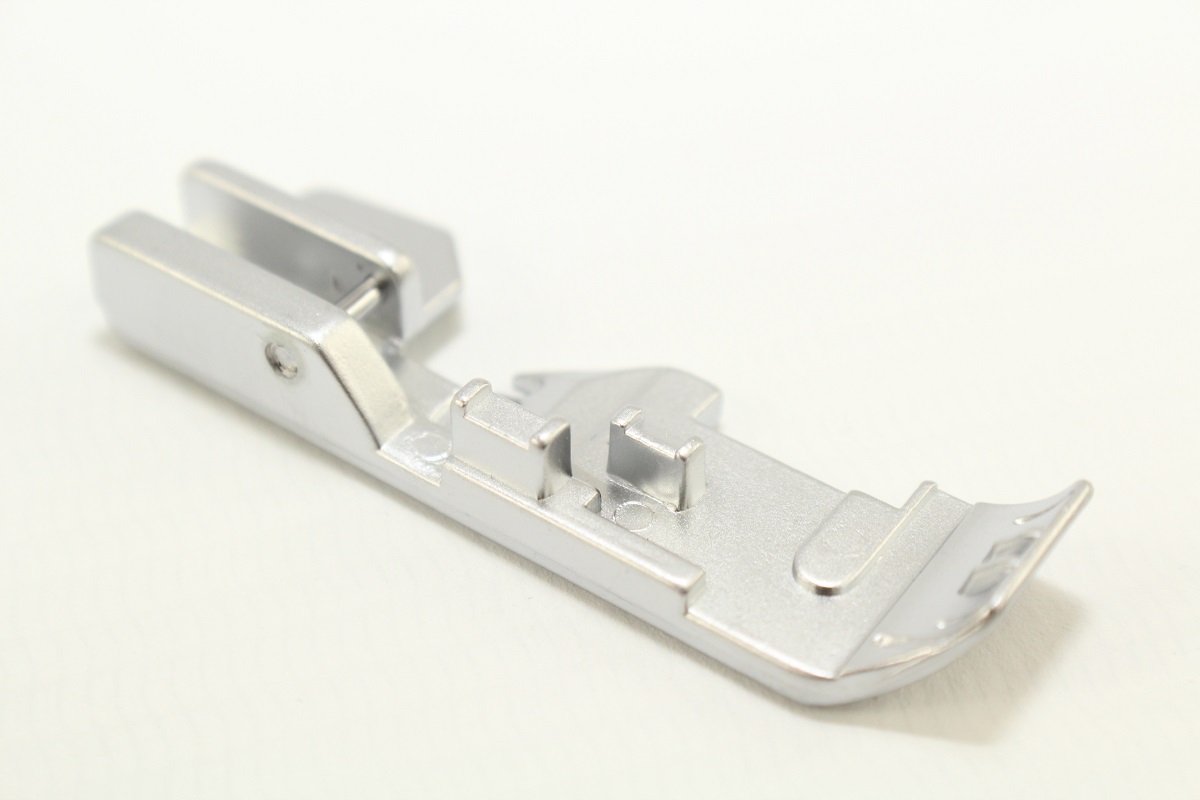 Original Bernina Overlock Standard-Nähfuß f. 700D  - 880DL
