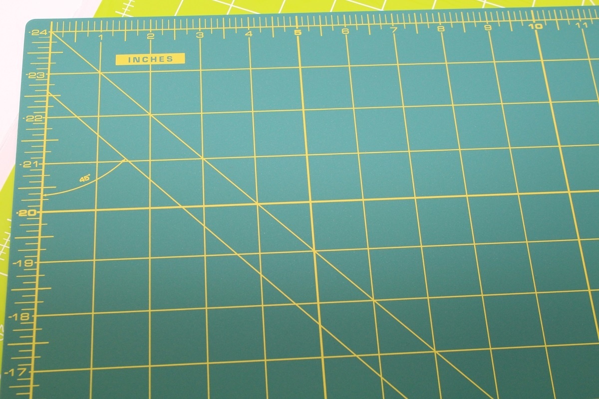 Schneidematte GRÜN ( 90 x 60 cm )