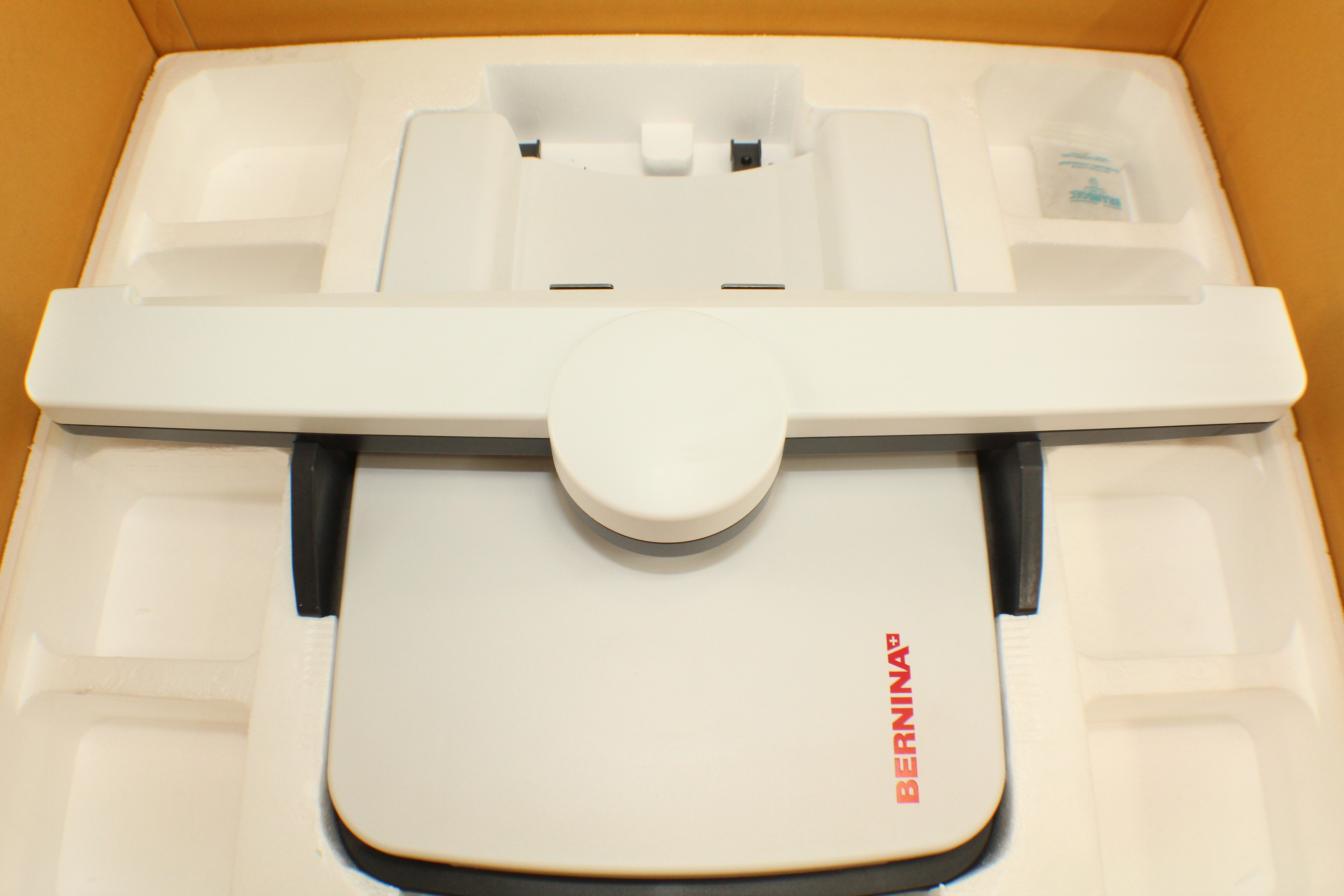 Bernina 830 - mit Stickmodul