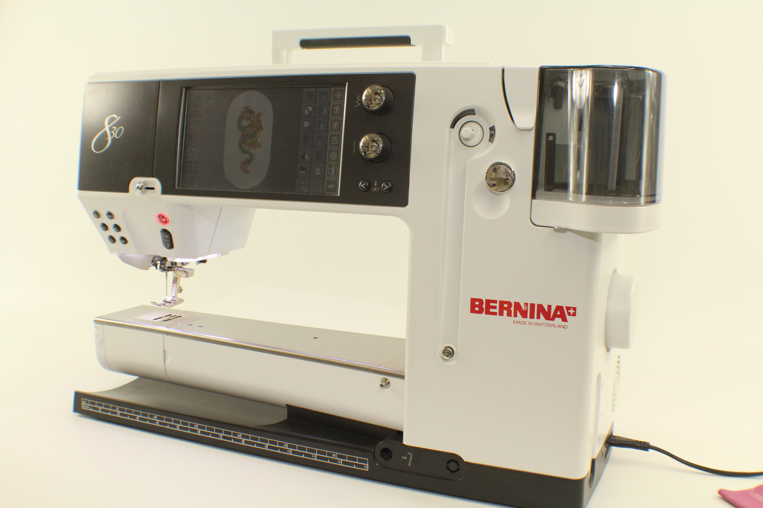 Bernina 830 - mit Stickmodul