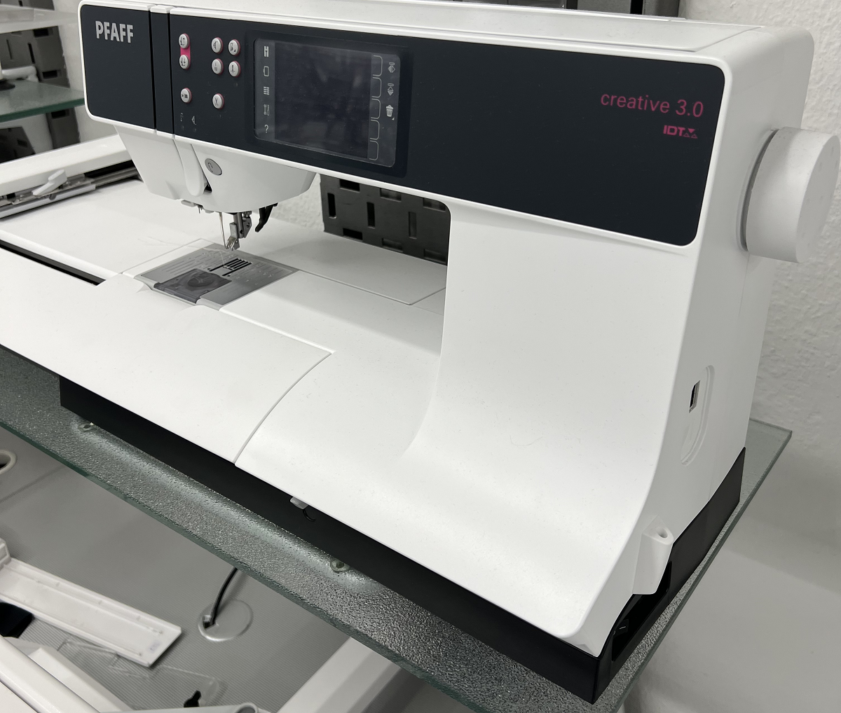 Pfaff creative 3.0 incl. Stickeinheit Vorführmaschine