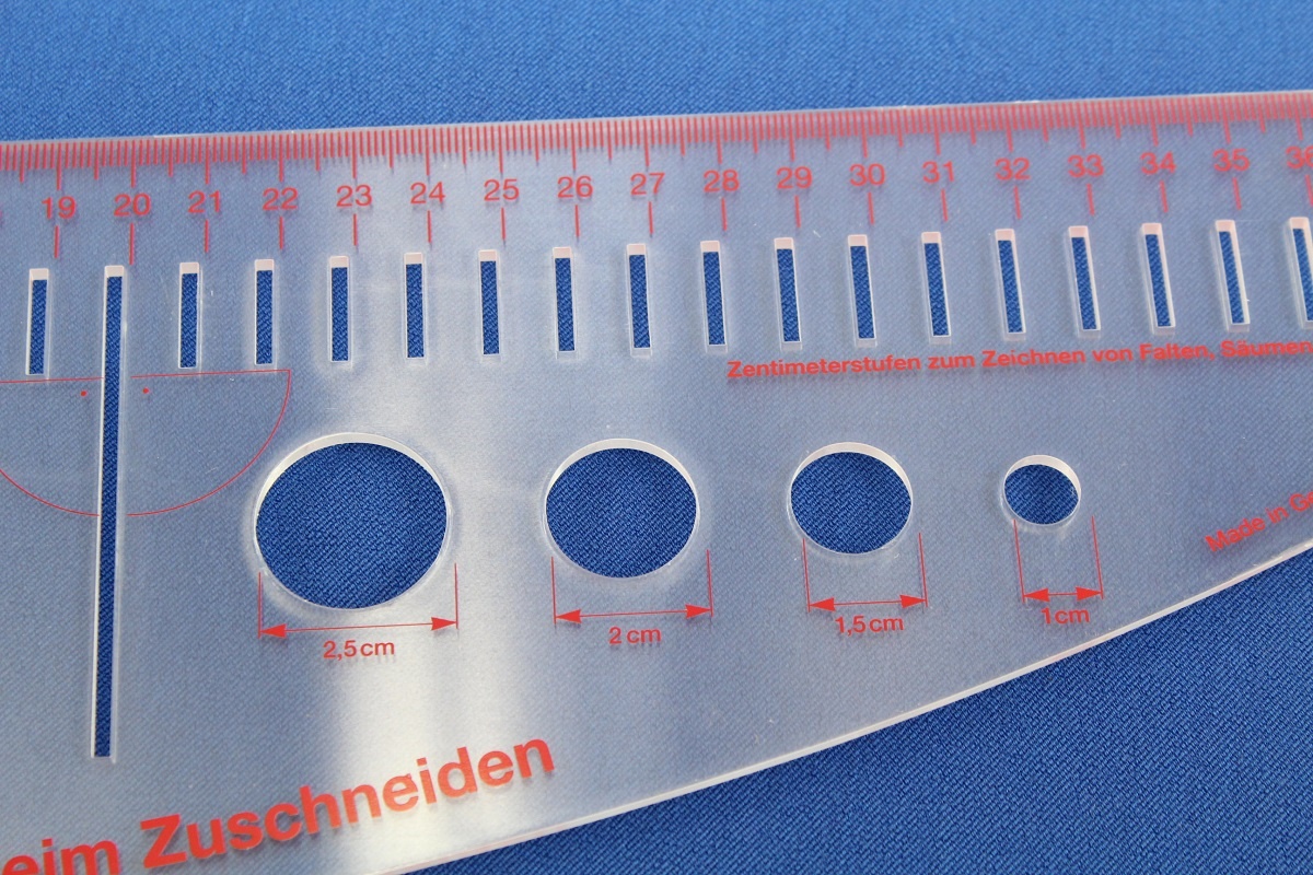 Original Lutterloh Kurvenlineal mit leichten Kratzern (vom Hersteller)