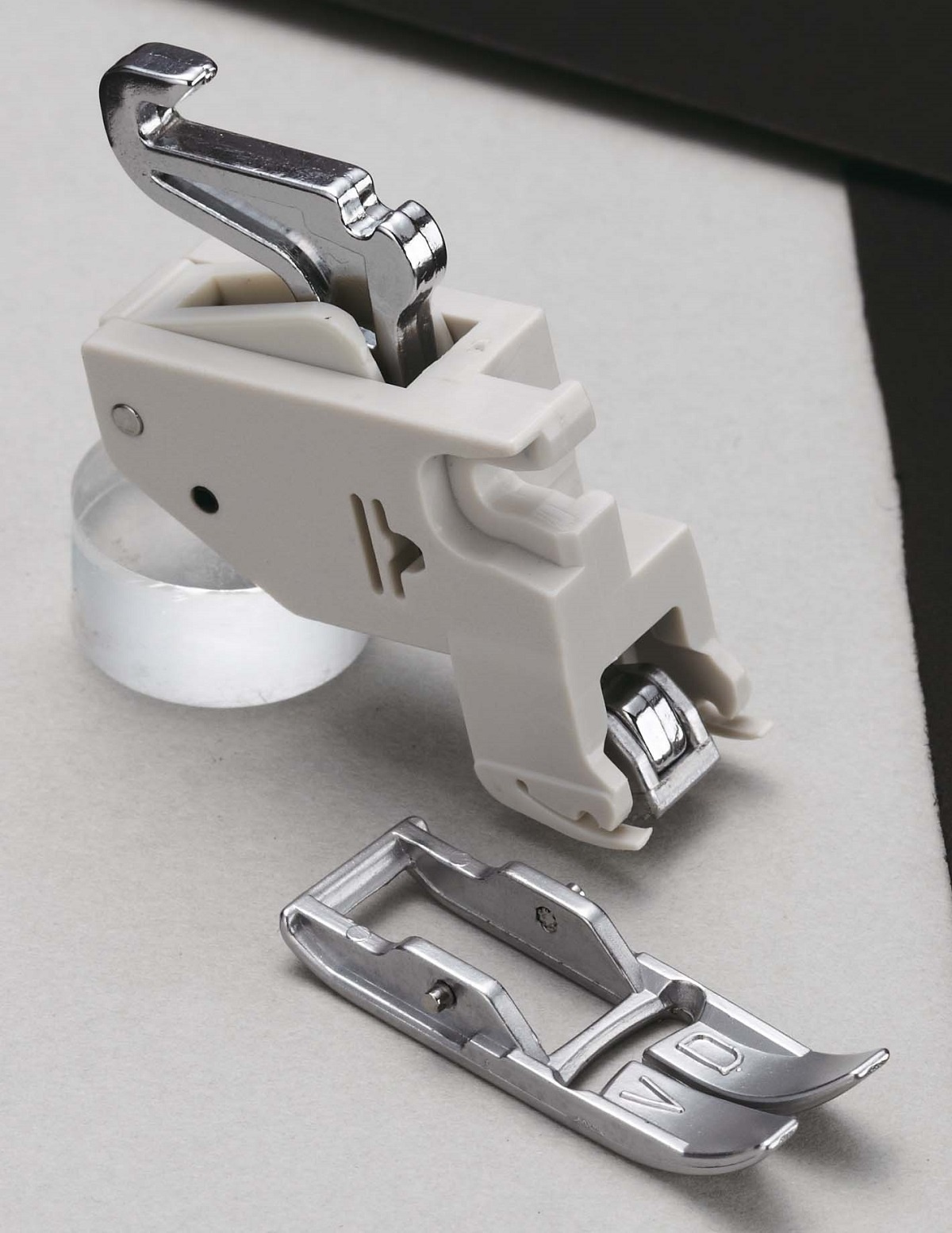 ELNA / JANOME Obertransport-Fußhalter mit VD-Sohle, schmal