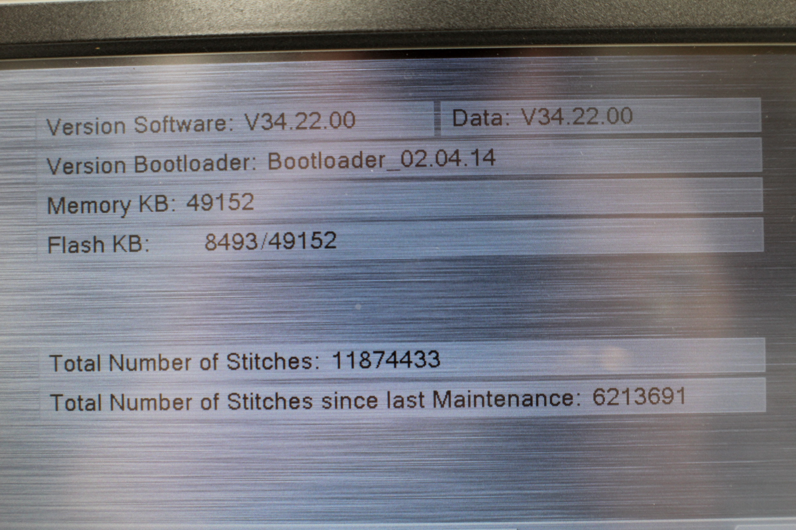 Bernina 830 - mit Stickmodul