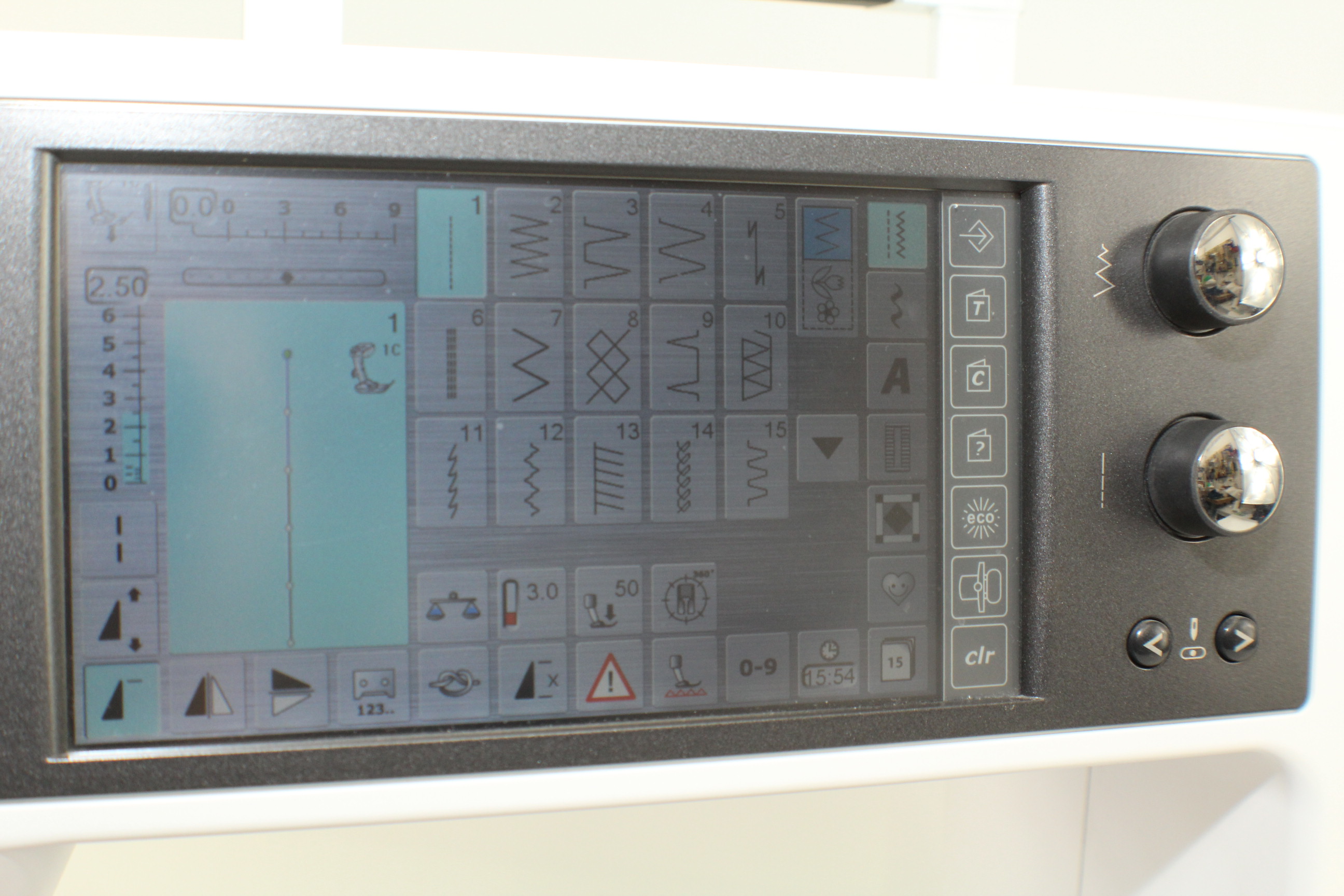 Bernina 830 - mit Stickmodul