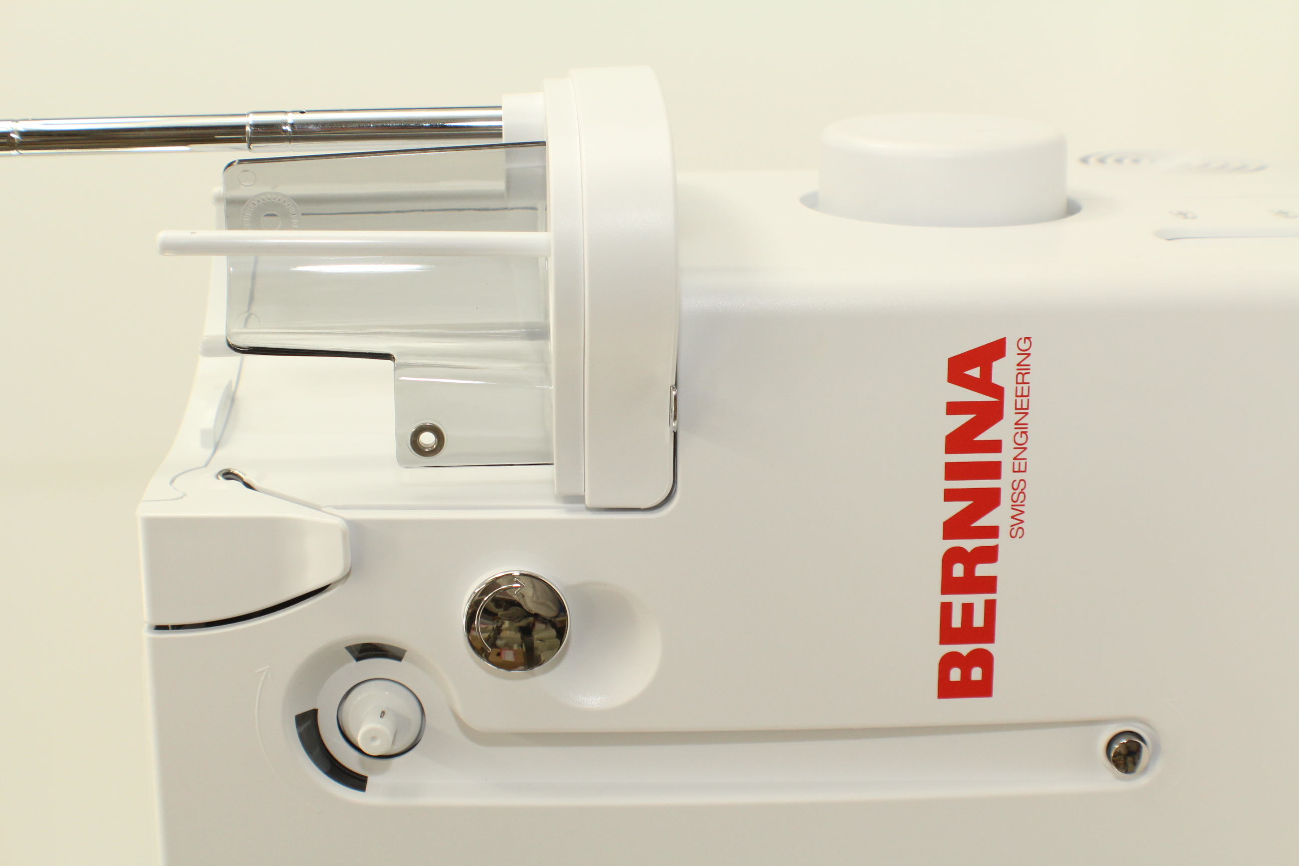 Bernina 880 PLUS inkl. SDT-Stickmodul Second Hand Gebraucht 3 Jahre alt