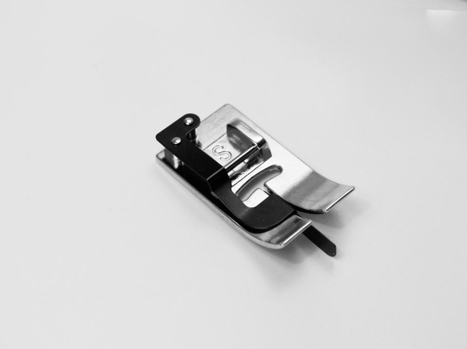 ELNA / JANOME Nahtschattenfuß 9mm Stichbreite
