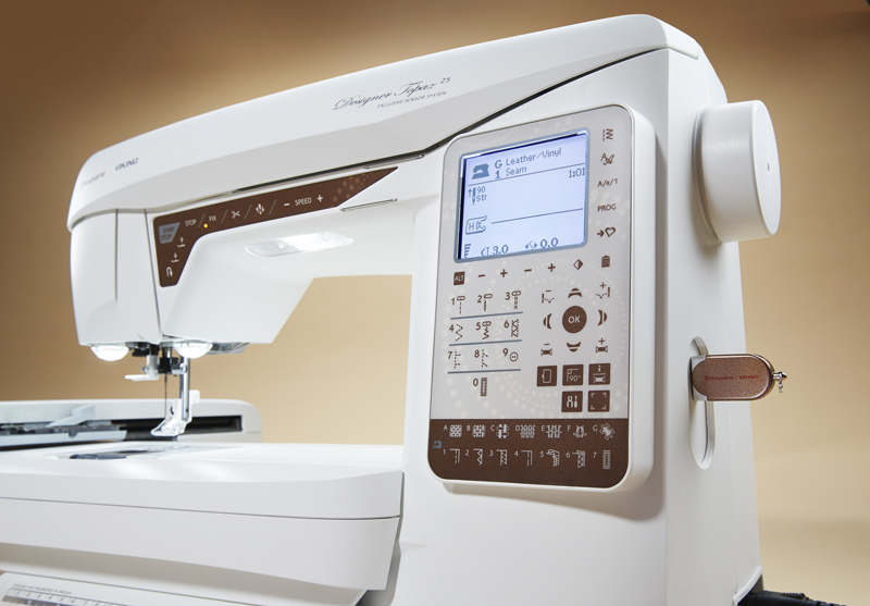 Husqvarna Viking Designer Topaz 25 inkl. Stickeinheit und Premier +2 embroidery - code