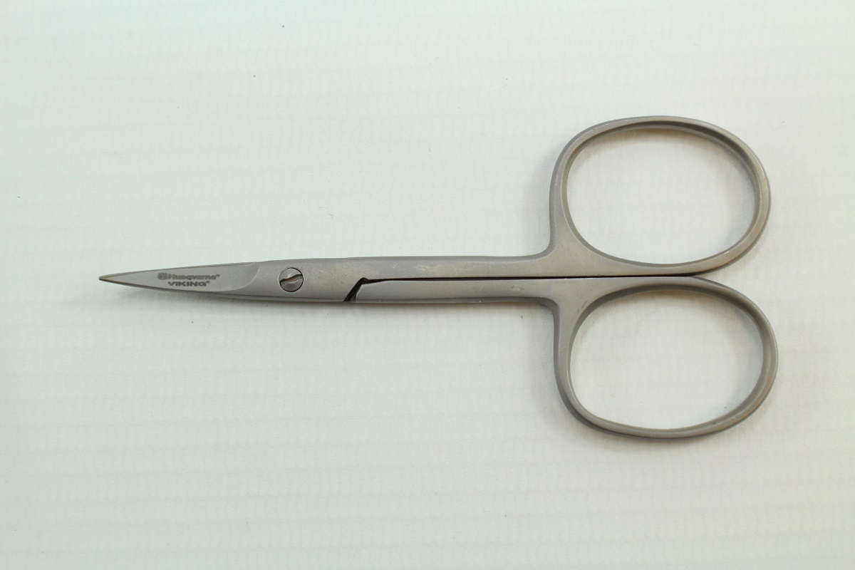 Husqvarna VIKING Gebogene Stickschere 8,9cm Restposten