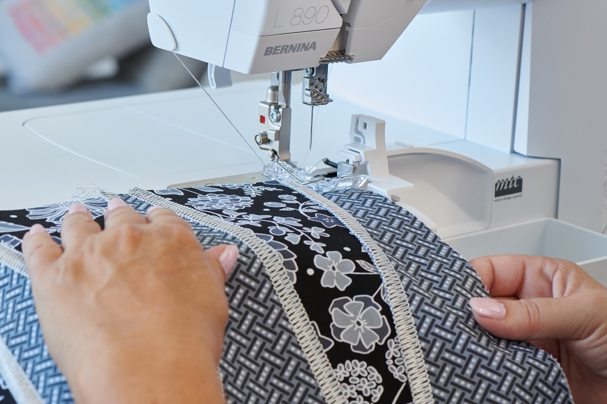 BERNINA Overlock/Coverstitch-Combo L890  Quilters Edition