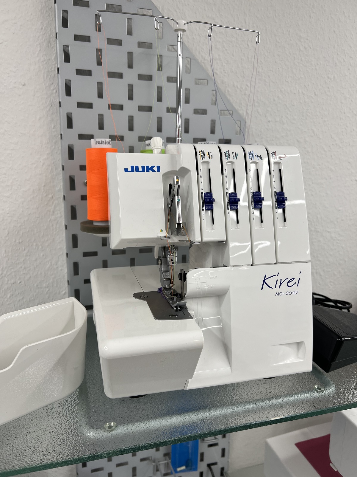 Juki Overlock Maschine Kirei MO-204D Vorführmodel