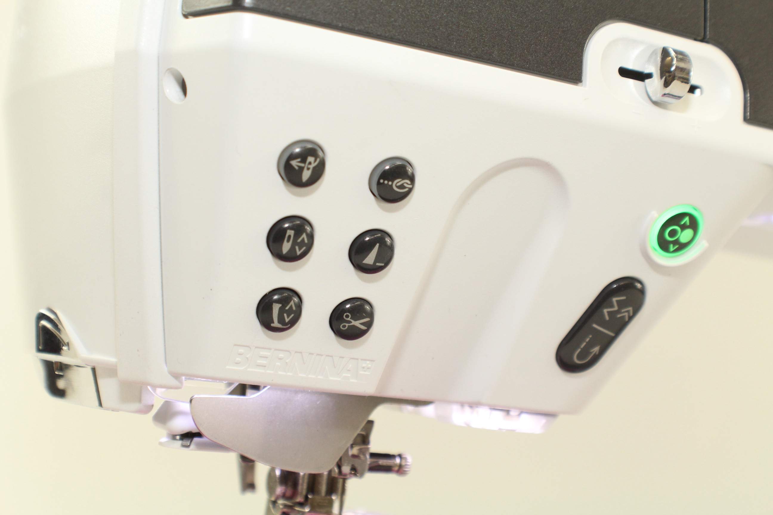 Bernina 830 - mit Stickmodul